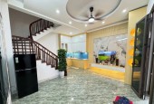Cho thuê nhà nguyên căn ngõ 288 Hoàng Mai, 5 tầng, 3 ngủ khép kín, 12 Triệu